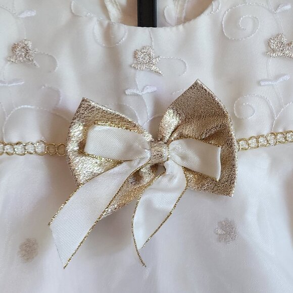 George Beautiful Baby Girl Dress With Embordered Flowers. Size Infant 0-3 Months - Picture 3 of 6
